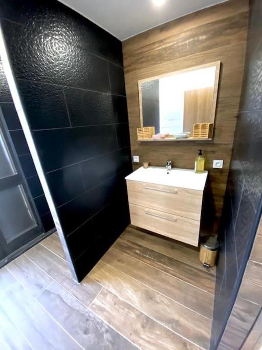 Appartement Cocooning Entierement Renove Les Angles  Bagian luar foto